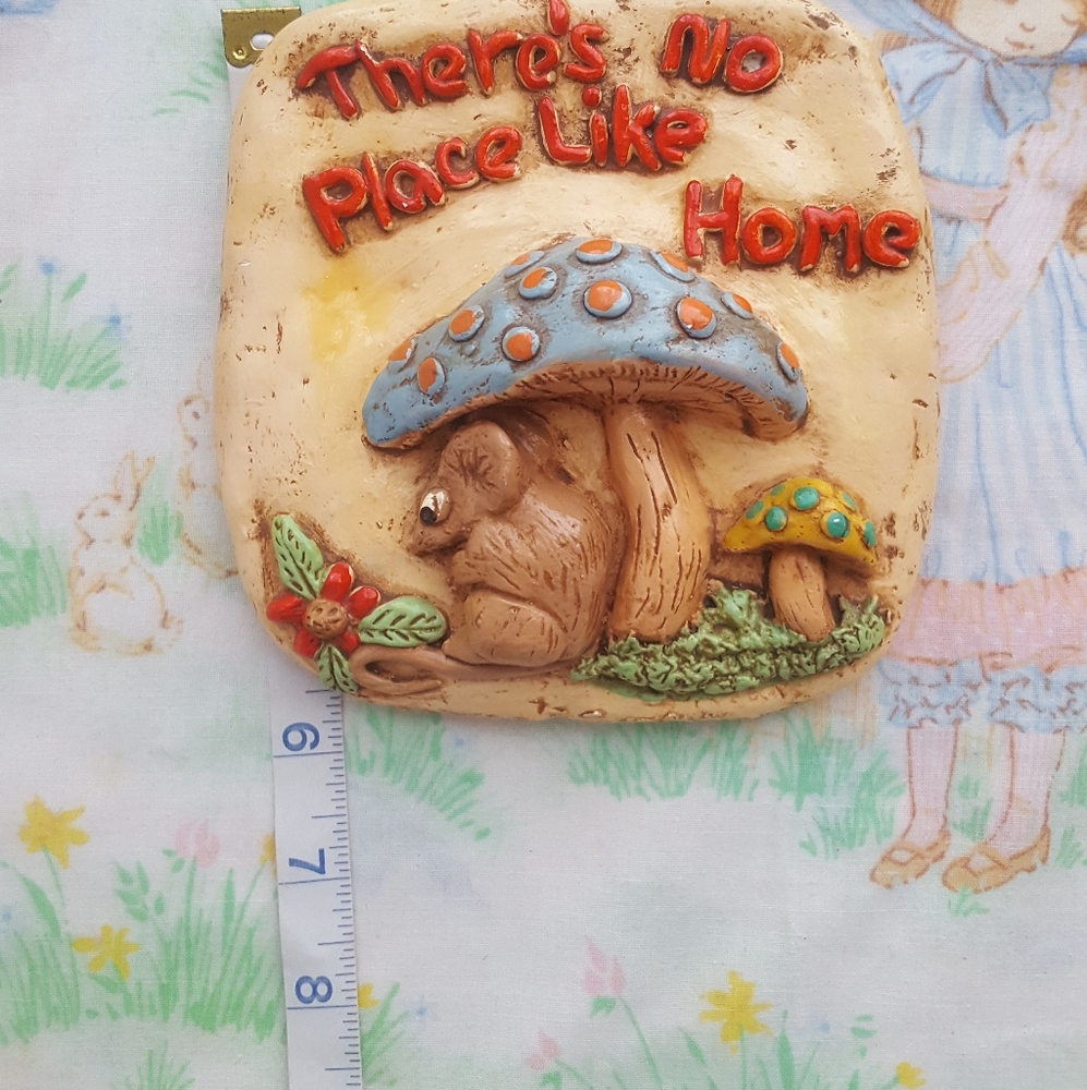 Vintage 3D Mushroom Mouse Wall Hanging - Picture 8 of 9
